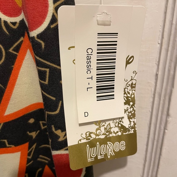 NWT! Lularoe classic T - Picture 3 of 3